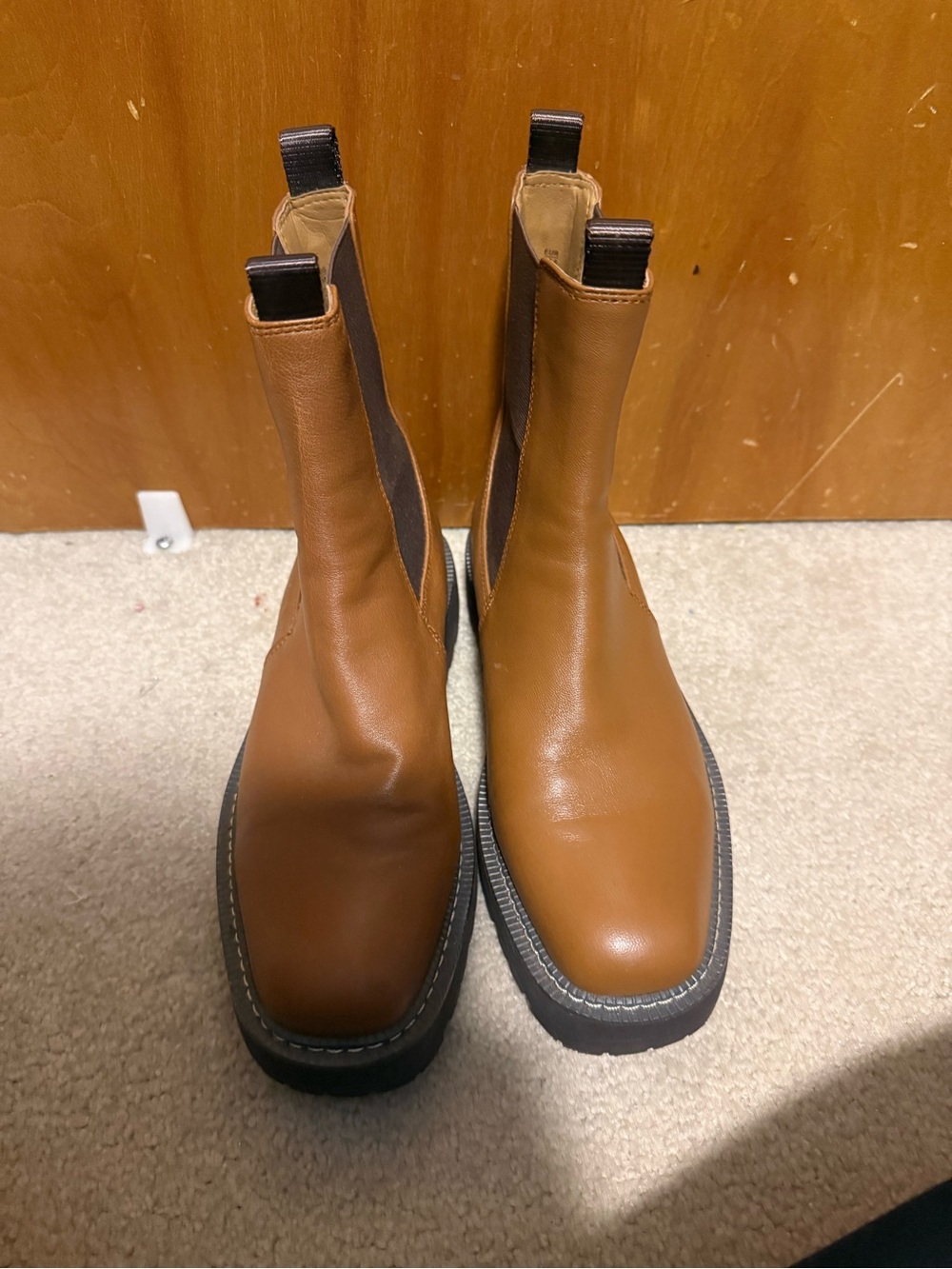 Woman’s Chelsea Work Boots in Brown